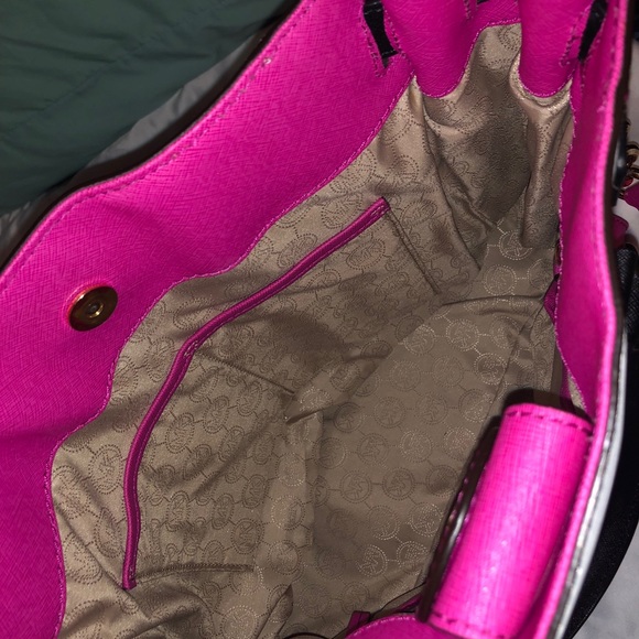 Michael Kors - Picture 3 of 3